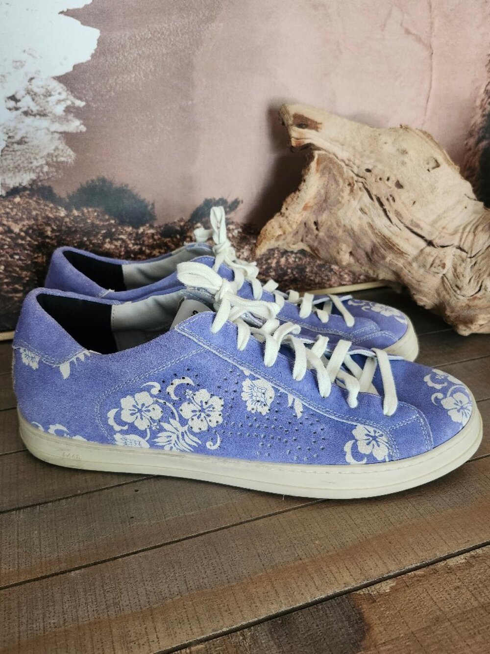 P448 John Hawaii Suede Low Top Sneakers Periwinkle Blue Floral W12 M10 Unisex